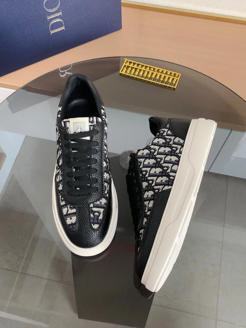 Factory price 420⌚️⌚️[Dior] Dior's new men's genuine leather casual shoes, the highest version on the market, any comparison is welcome🆚! The original leather has excellent texture and is super high-end! Fetal sheep net lining imported from Italy, removable pad! Luxurious materials and fine workmanship, highly recommended! Code number: 38-444⃣️Color optional